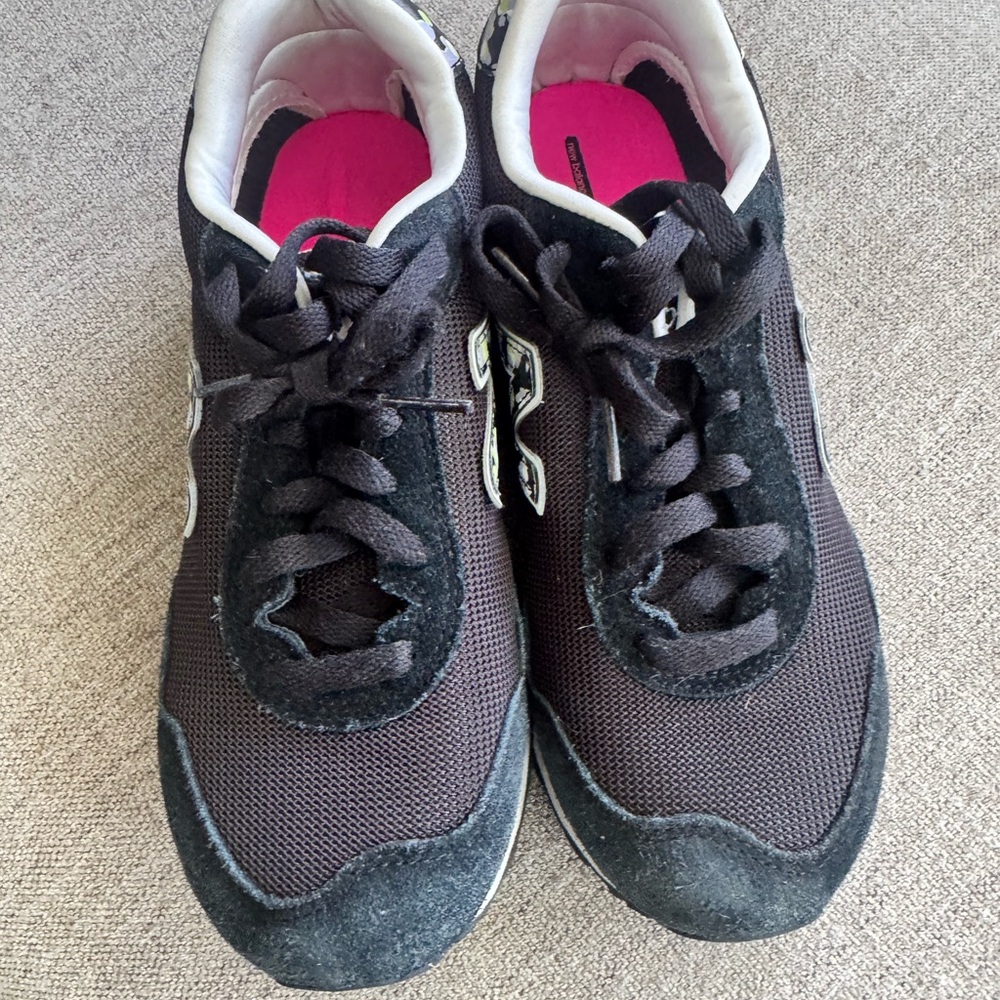 New Balance Black and Pink Women's Sneakers
